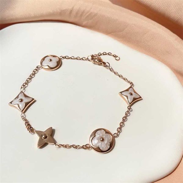 luxury four leaf grass white mother shell bracelet girlfriend gift stainless steel high color preservation, Black
luxury four leaf grass white mother shell bracelet girlfriend gift stainless steel high color preservation, Black