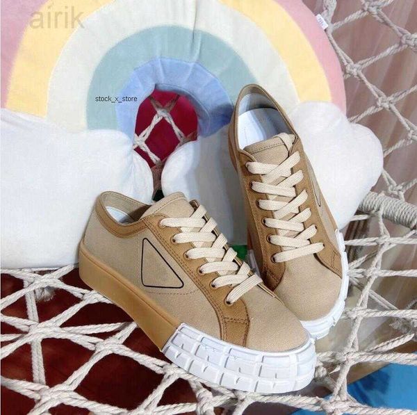 designer sneakers cassetta women casual shoes high fabric runner trainers low canvas wheel stitching lerren trainer, Black
designer sneakers cassetta women casual shoes high fabric runner trainers low canvas wheel stitching lerren trainer, Black
