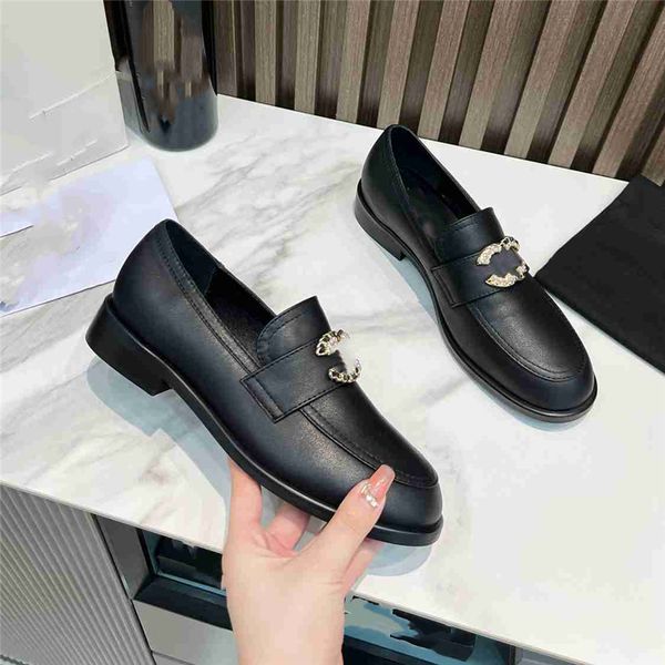 dress shoes 2023 fashion women leather channel high heel letter logo party wedding tourism holiday casual flat shoes 06-012, Black
dress shoes 2023 fashion women leather channel high heel letter logo party wedding tourism holiday casual flat shoes 06-012, Black