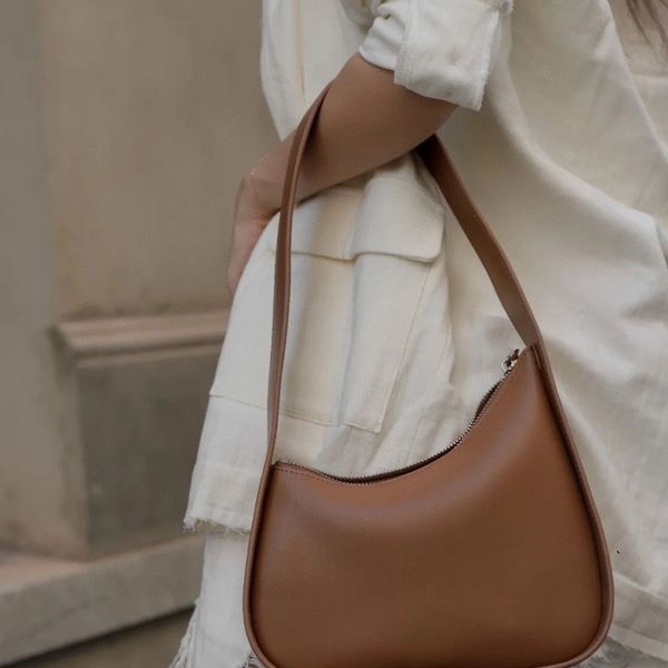 bag the row half moon bag in smooth leather women designer handbags crossbody shoulder wallets fashion clutch tote underarm hobo purse luxur
bag the row half moon bag in smooth leather women designer handbags crossbody shoulder wallets fashion clutch tote underarm hobo purse luxur