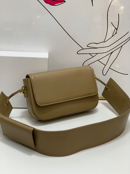 fashion bello shoulder bag women flip bag leather metal logo designer cowhide shoulder strap original material luxury camera bag
fashion bello shoulder bag women flip bag leather metal logo designer cowhide shoulder strap original material luxury camera bag