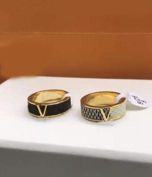 luxury designer 2021 new men039s or women039s leather ring 18k gold plated couple party wedding jewelry8262421, Golden;silver
luxury designer 2021 new men039s or women039s leather ring 18k gold plated couple party wedding jewelry8262421, Golden;silver