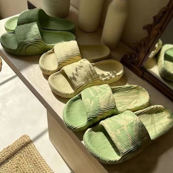 slippers online red summer men beige designer home outdoor multi scene non slip shoes large couple slides 230404, Black
slippers online red summer men beige designer home outdoor multi scene non slip shoes large couple slides 230404, Black