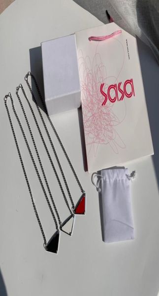 21ss couples mens necklace fashion designer necklaces metal triangle badge letter engraving pendant design has historical heritage7783408, Silver
21ss couples mens necklace fashion designer necklaces metal triangle badge letter engraving pendant design has historical heritage7783408, Silver