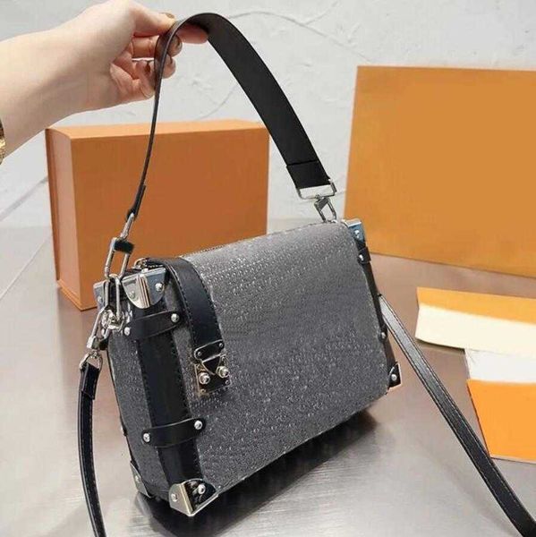 luxury designer bag classic shoulder bag louiseits womens side trunk handbag viutonits denim soft box tote messenger crossbody bags purse m4
luxury designer bag classic shoulder bag louiseits womens side trunk handbag viutonits denim soft box tote messenger crossbody bags purse m4