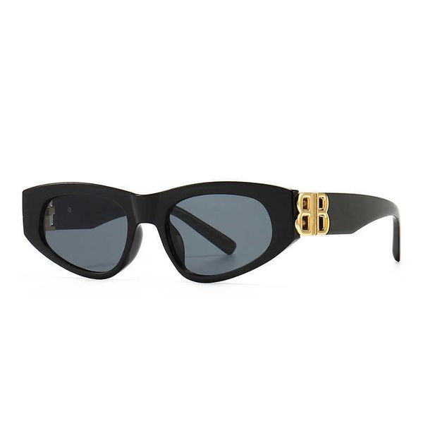 rock and roll diamond metal logo inlaid modern charm sunglasses 1005, White;black
rock and roll diamond metal logo inlaid modern charm sunglasses 1005, White;black