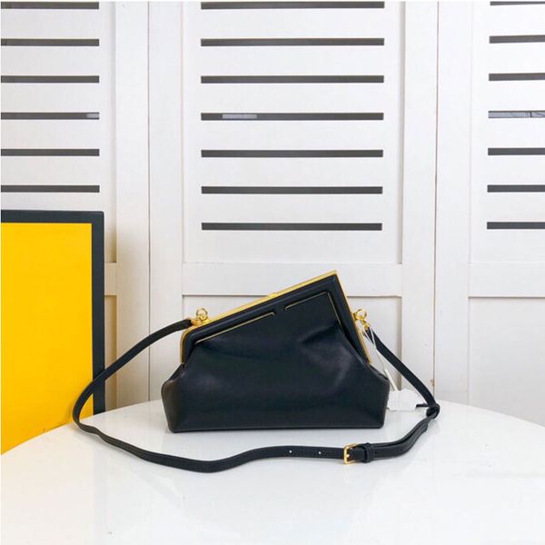 designer handbag saddle bag reading fabric cowhide material 2 size backpack purse magnetic metal pendant shoulder bag women's crossbody
designer handbag saddle bag reading fabric cowhide material 2 size backpack purse magnetic metal pendant shoulder bag women's crossbody