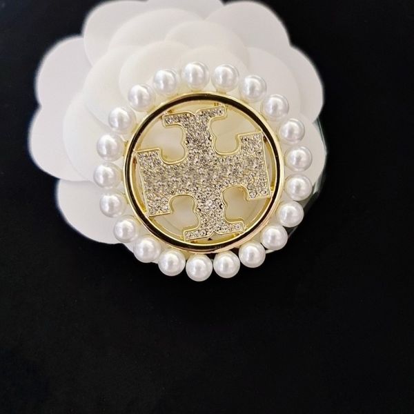 badge broche designer brooch brooches pin jewelry woman brooches silver gold men brand luxury pins women crystal rhinestone pearl letter dec, Gray
badge broche designer brooch brooches pin jewelry woman brooches silver gold men brand luxury pins women crystal rhinestone pearl letter dec, Gray