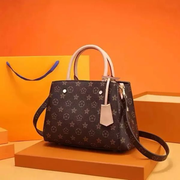 2022 solds luxurys designers shoulder bags handbags purses montigne bag women tote brand letter embossing genuine leather crossbody bag
2022 solds luxurys designers shoulder bags handbags purses montigne bag women tote brand letter embossing genuine leather crossbody bag