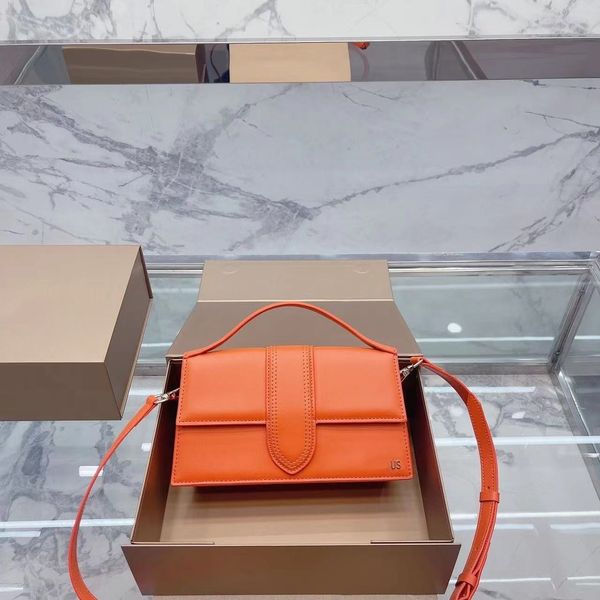 5a designer bag fashion luxury shoulder handbag leather handheld clamshell vintage leather wallet large capacity plain color strap crossbody
5a designer bag fashion luxury shoulder handbag leather handheld clamshell vintage leather wallet large capacity plain color strap crossbody