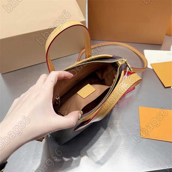 designer tote fashion brand design shoulder bag for women handbags lady girl black white bags messenger luxury girls designers crossbody tot
designer tote fashion brand design shoulder bag for women handbags lady girl black white bags messenger luxury girls designers crossbody tot