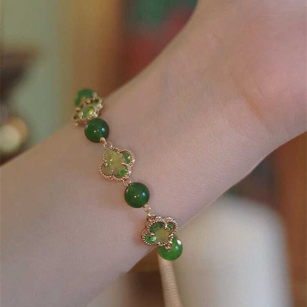 light luxury green chalcedony four leaf clover bracelet female lucky minority design feeling net red and white 2020 new simple transport, Black
light luxury green chalcedony four leaf clover bracelet female lucky minority design feeling net red and white 2020 new simple transport, Black