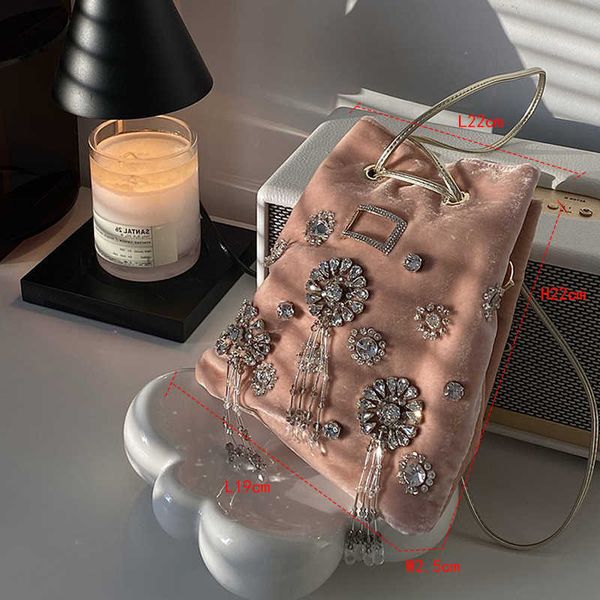crystal flower dinner bag italian velvet full hand drill bag banquet bucket bag autumn and winter velvet bag with diamonds
crystal flower dinner bag italian velvet full hand drill bag banquet bucket bag autumn and winter velvet bag with diamonds