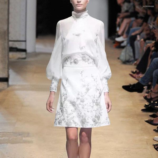 runway designer spring skirt suits chiffon stand collar white bow shirt women suits vintage embroidery diamonds a line suits, White;black
runway designer spring skirt suits chiffon stand collar white bow shirt women suits vintage embroidery diamonds a line suits, White;black