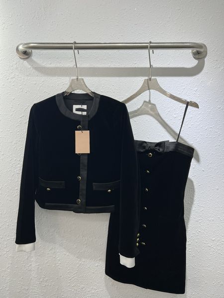 2023 spring new black two piece dress, velvet set, slim fit fashion, suit coat paired with half skirt, White
2023 spring new black two piece dress, velvet set, slim fit fashion, suit coat paired with half skirt, White