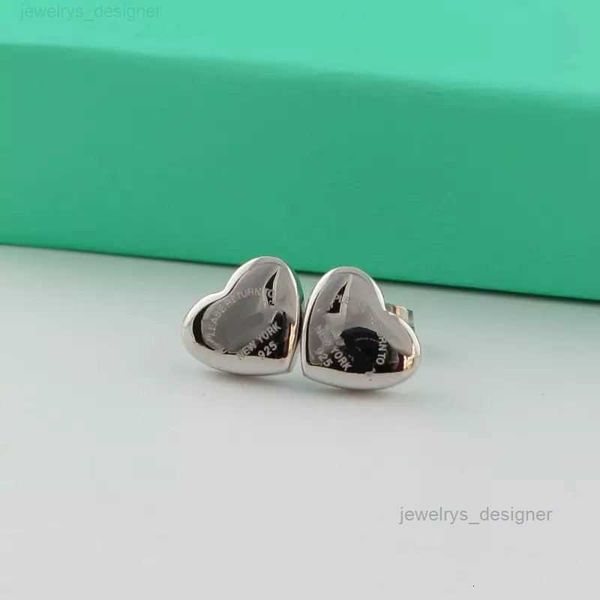 designer earring classic style women lover sleek heart studs luxury simple design titanium steel earrings wedding party gifts wholesale, Golden;silver
designer earring classic style women lover sleek heart studs luxury simple design titanium steel earrings wedding party gifts wholesale, Golden;silver