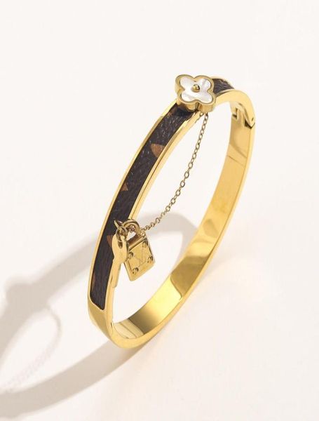 young ladies four leaf clover charm bangle 18k gold stainless steel lock bracelet jewelry for women gift6643112, Black
young ladies four leaf clover charm bangle 18k gold stainless steel lock bracelet jewelry for women gift6643112, Black