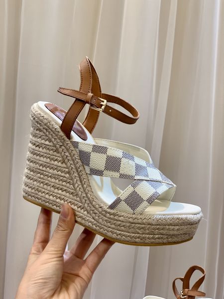 brand sandal designer slipper sandal genuine leather quilted buckle luxury chain gold women's slipper crystal calf platform summer beac, Black
brand sandal designer slipper sandal genuine leather quilted buckle luxury chain gold women's slipper crystal calf platform summer beac, Black