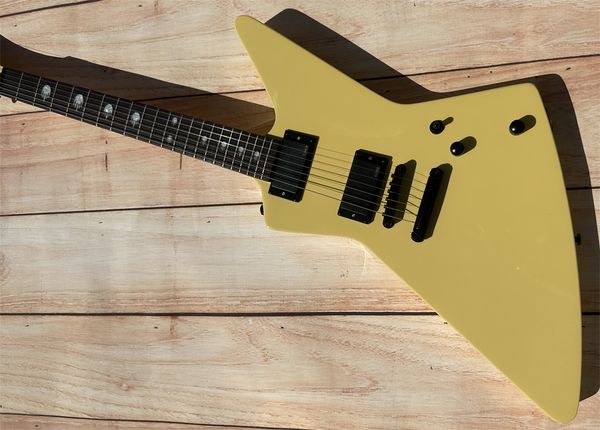 Irregular electric guitar, cream yellow, middle finger inlay, EMG active pickup, in stock, lightning package
Irregular electric guitar, cream yellow, middle finger inlay, EMG active pickup, in stock, lightning package