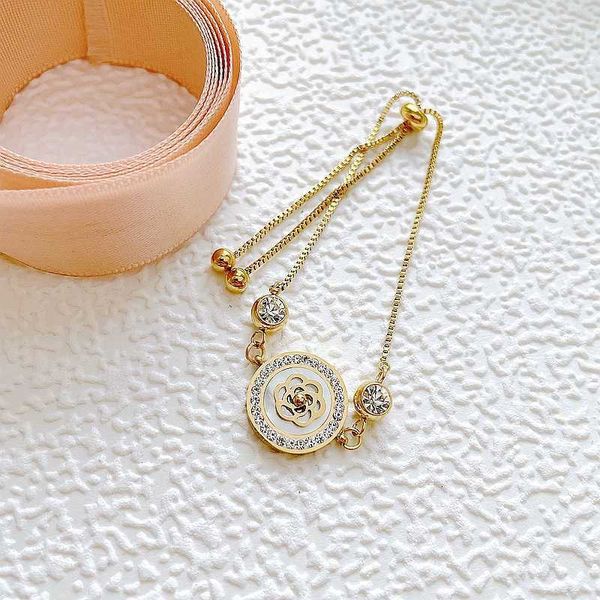 xiaoxiangfeng shell camellia flower pull 2022 new fashion bathing and swimming without taking off color protection bracelet female, Golden;silver
xiaoxiangfeng shell camellia flower pull 2022 new fashion bathing and swimming without taking off color protection bracelet female, Golden;silver