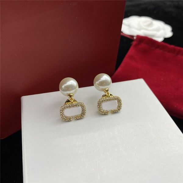 classic pearl studs diamond letter designer earrings women rhinestone pendant eardrops danglers with gift box birthday, Golden;silver
classic pearl studs diamond letter designer earrings women rhinestone pendant eardrops danglers with gift box birthday, Golden;silver