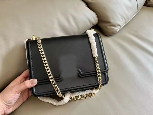 shoulder bag designer handbag crossbody bag women's bag b new italian calfskin material crossbody bag one shoulder holding bag
shoulder bag designer handbag crossbody bag women's bag b new italian calfskin material crossbody bag one shoulder holding bag