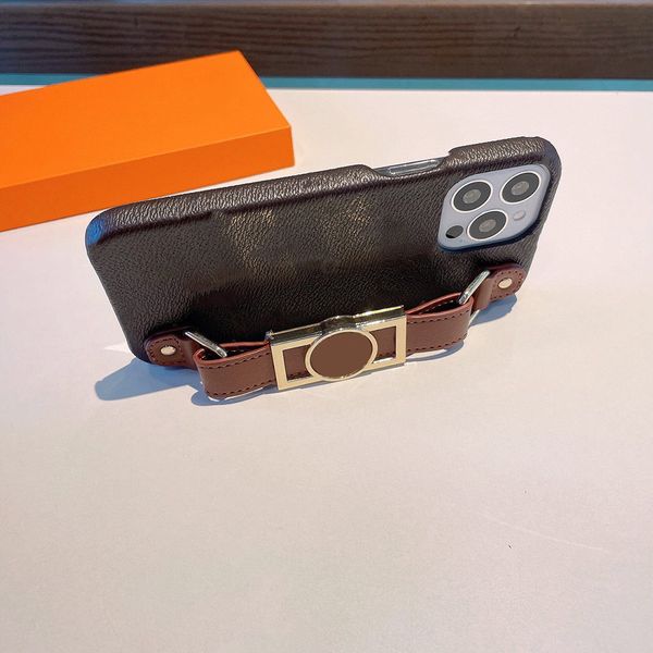 iphone 14 13 12 case designer phone cases for apple 11 pro max xr xs 8 7 6 plus luxury pu leather wristband back covers fundas black brown w
iphone 14 13 12 case designer phone cases for apple 11 pro max xr xs 8 7 6 plus luxury pu leather wristband back covers fundas black brown w
