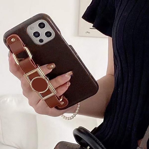 iphone 13 12 pro max case designer phone cases for apple 14 11 xr xs 8 7 6 plus luxury pu leather wristband back covers fundas black brown w
iphone 13 12 pro max case designer phone cases for apple 14 11 xr xs 8 7 6 plus luxury pu leather wristband back covers fundas black brown w