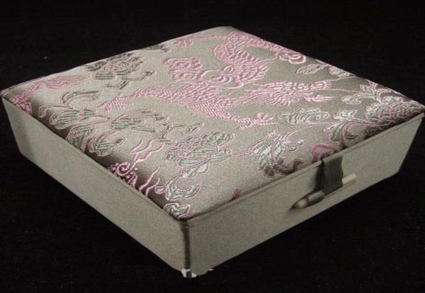chinese bracelet gift boxes jewelry 10pcs mix color pattern 44 inch silk fabric square lined box2160503, Black;white
chinese bracelet gift boxes jewelry 10pcs mix color pattern 44 inch silk fabric square lined box2160503, Black;white