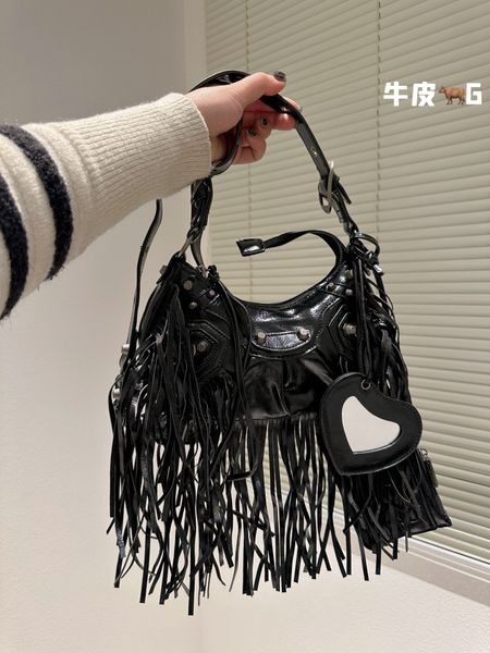 2023 fashion drawstring bag big w ladies handbag luxury leather motorcyclebag crocodile embossed clutchbag detachable women's shoulder
2023 fashion drawstring bag big w ladies handbag luxury leather motorcyclebag crocodile embossed clutchbag detachable women's shoulder