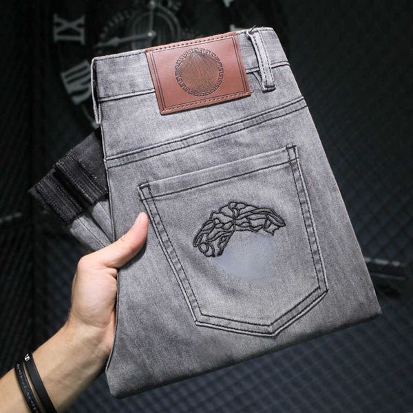 mens pants designer jeans medusa embroidered straight leg stylish loose mens shorts luxury casual zipper access control wash tracksuit, Blue
mens pants designer jeans medusa embroidered straight leg stylish loose mens shorts luxury casual zipper access control wash tracksuit, Blue