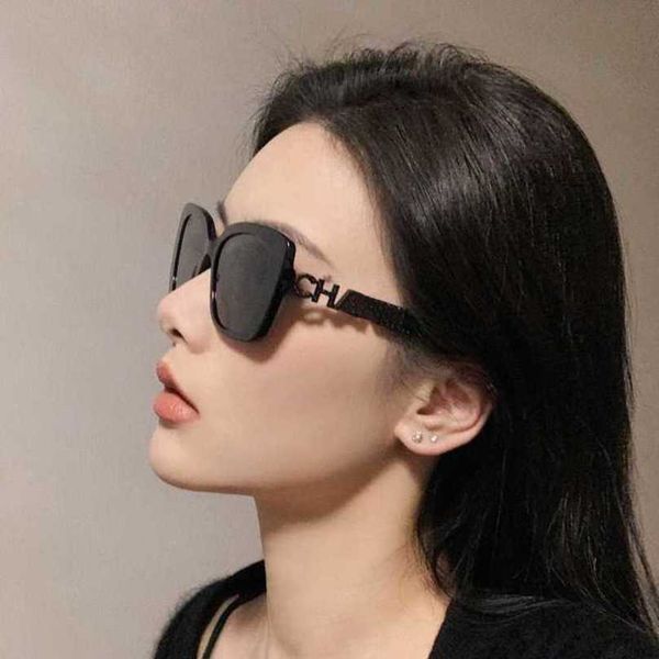2023 fashion designer new sunglasses 23 cut-out letter inlaid diamond generous frame cat's eye lady, White;black
2023 fashion designer new sunglasses 23 cut-out letter inlaid diamond generous frame cat's eye lady, White;black