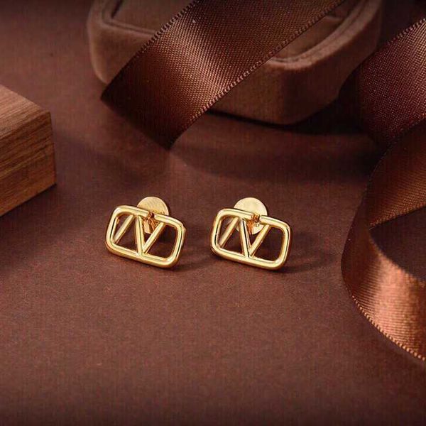 designer earring designer earring letter v stud earing luxury women fashion hoop jewelry metal valentinoity earring fgjjgfhf, Golden;silver
designer earring designer earring letter v stud earing luxury women fashion hoop jewelry metal valentinoity earring fgjjgfhf, Golden;silver