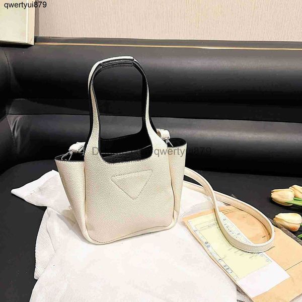 designer bag soft leather vegetable basket bucket bag 2023 new handbag mini hand carrying crossbody bag shoulder totes fashion wallet bag 03
designer bag soft leather vegetable basket bucket bag 2023 new handbag mini hand carrying crossbody bag shoulder totes fashion wallet bag 03