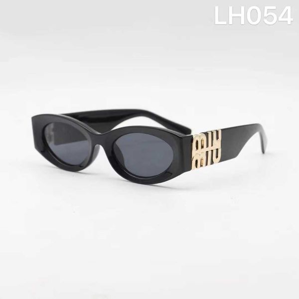 ins red street p decorative sunglasses personality trend oval letter shading, White;black
ins red street p decorative sunglasses personality trend oval letter shading, White;black