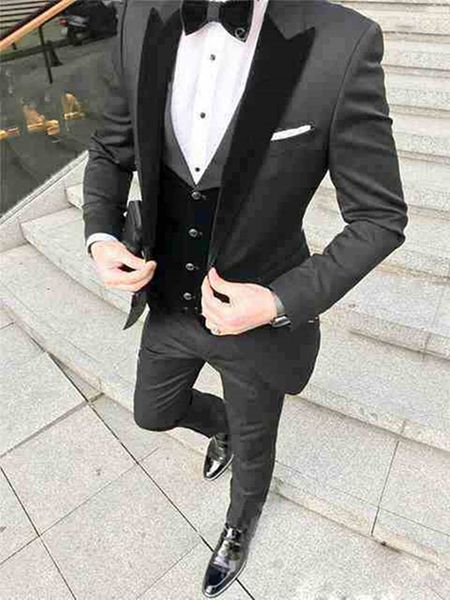 groom tuxedos one button groomsmen peak lapel men suits wedding/prom man jacket pants vest tie 001113, Black;gray
groom tuxedos one button groomsmen peak lapel men suits wedding/prom man jacket pants vest tie 001113, Black;gray
