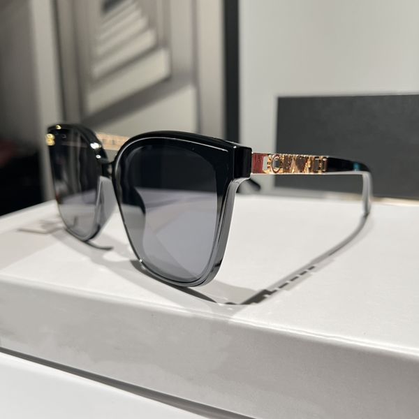 fashion designer sunglasses for women luxury letter womens goggle senior eyewear eyeglasses frame vintage metal sun glasses 8376, White;black
fashion designer sunglasses for women luxury letter womens goggle senior eyewear eyeglasses frame vintage metal sun glasses 8376, White;black
