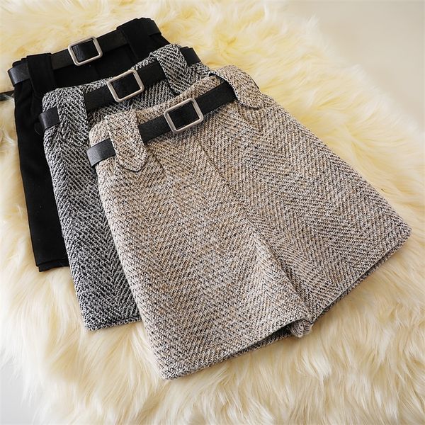 women's shorts wool shorts high waisted autumn and winter fashion wide leg pants boots trousers 230406, White;black
women's shorts wool shorts high waisted autumn and winter fashion wide leg pants boots trousers 230406, White;black