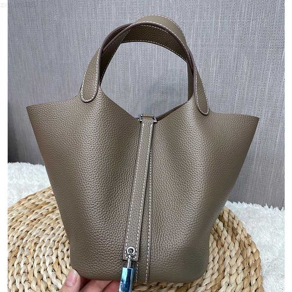 layer 18cm khaki genuine cowhide leather basket handbag luxury designer real togo bucket bag purse for women
layer 18cm khaki genuine cowhide leather basket handbag luxury designer real togo bucket bag purse for women
