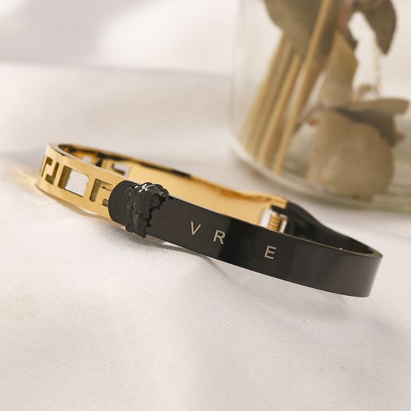 fashion love bangle bracelet girl vintage leather black bracelet designer brand jewelry bracelets spring romantic gift family bracelet exqui
fashion love bangle bracelet girl vintage leather black bracelet designer brand jewelry bracelets spring romantic gift family bracelet exqui