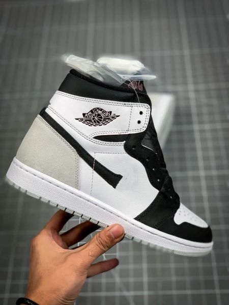 basketball shoes 1 stage haze white black-grey fog-bleached coral jumpman 1 og rte outdoor shoes sneaker sports with original box
basketball shoes 1 stage haze white black-grey fog-bleached coral jumpman 1 og rte outdoor shoes sneaker sports with original box