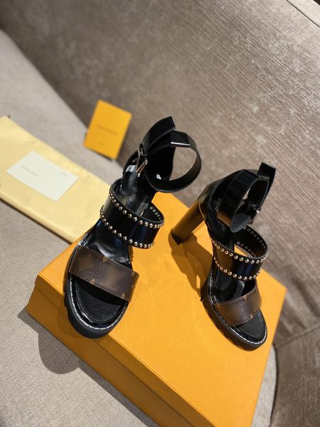 fashion luxury sandal designer womens genuine leather high heels fashion cross design outdoor beach sandal, Black
fashion luxury sandal designer womens genuine leather high heels fashion cross design outdoor beach sandal, Black
