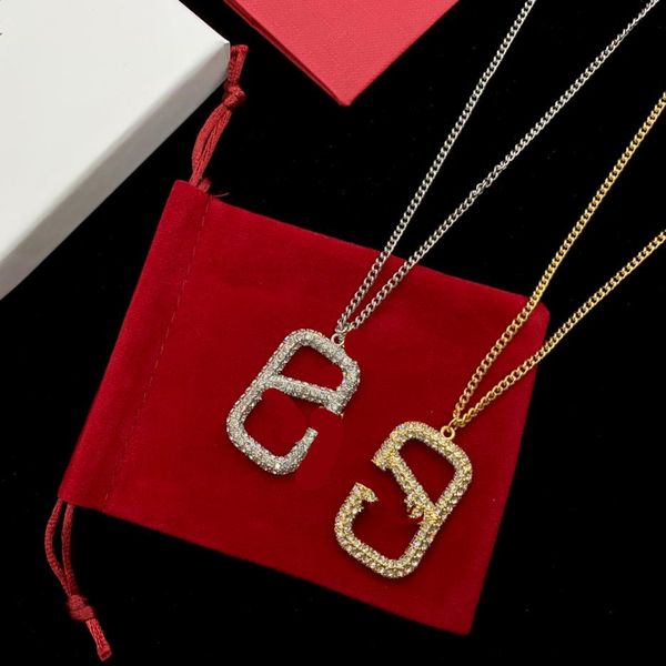 pendant necklaces luxury jewelry brand, fashionable and fashionable letter v, gold and silver necklace
pendant necklaces luxury jewelry brand, fashionable and fashionable letter v, gold and silver necklace