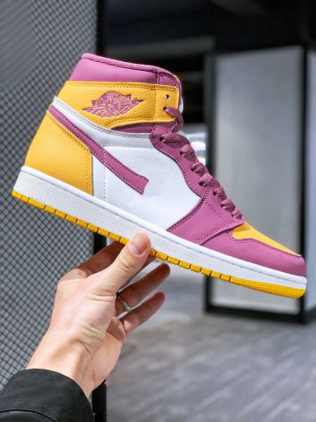 basketball shoes 1 brotherhood university gold light bordeaux-white jumpman 1 og rte outdoor shoes sneaker sports with original box
basketball shoes 1 brotherhood university gold light bordeaux-white jumpman 1 og rte outdoor shoes sneaker sports with original box