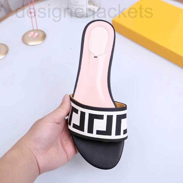 slippers designer sandals popular ladies fashion casual versatile flipflop skin slap tape pack size 35-42 qooz, Black
slippers designer sandals popular ladies fashion casual versatile flipflop skin slap tape pack size 35-42 qooz, Black