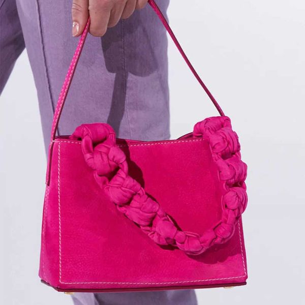handbag women's ins fashion large capacity bucket bag women's bag design one shoulder messenger bag 230406
handbag women's ins fashion large capacity bucket bag women's bag design one shoulder messenger bag 230406