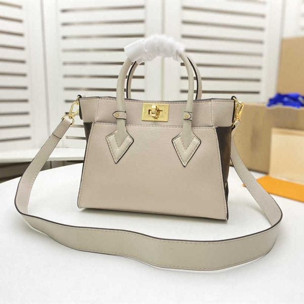 wandering bag designer m57729 m57728 on my side women handbags old flower black leather bat bag retro fashion classic one shoulder diagonal
wandering bag designer m57729 m57728 on my side women handbags old flower black leather bat bag retro fashion classic one shoulder diagonal