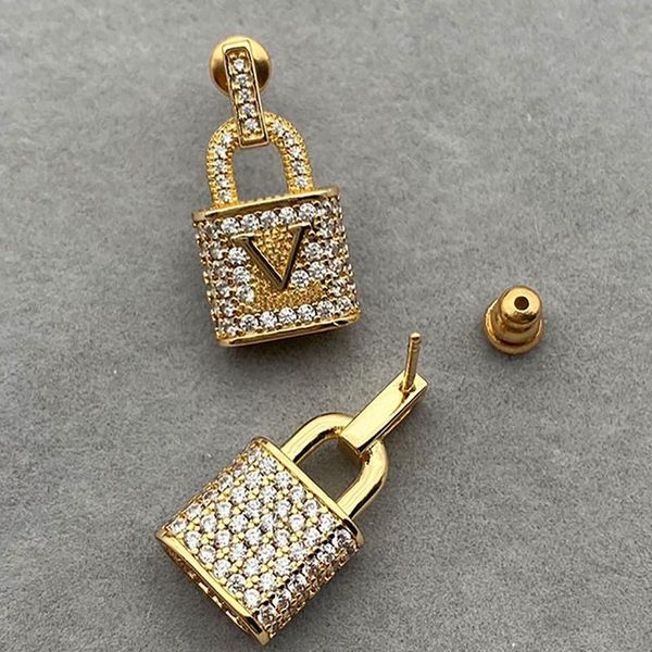 new fashion pearl and diamond earrings diamond-studded lock earrings ladies personalized jewelry box, Golden;silver
new fashion pearl and diamond earrings diamond-studded lock earrings ladies personalized jewelry box, Golden;silver