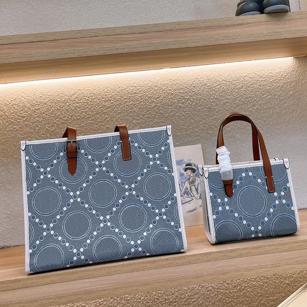 tote bag designer bag totes bags women luxury handbag fashion all-match classic womens street trend handbags blue shoulder 2 szie 230509
tote bag designer bag totes bags women luxury handbag fashion all-match classic womens street trend handbags blue shoulder 2 szie 230509