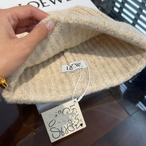 Cashmere Classic Beanie Knitted Loewf Women's Designer Beanie Cap Winter Men's Woollen Woven Thermal Hat
Cashmere Classic Beanie Knitted Loewf Women's Designer Beanie Cap Winter Men's Woollen Woven Thermal Hat